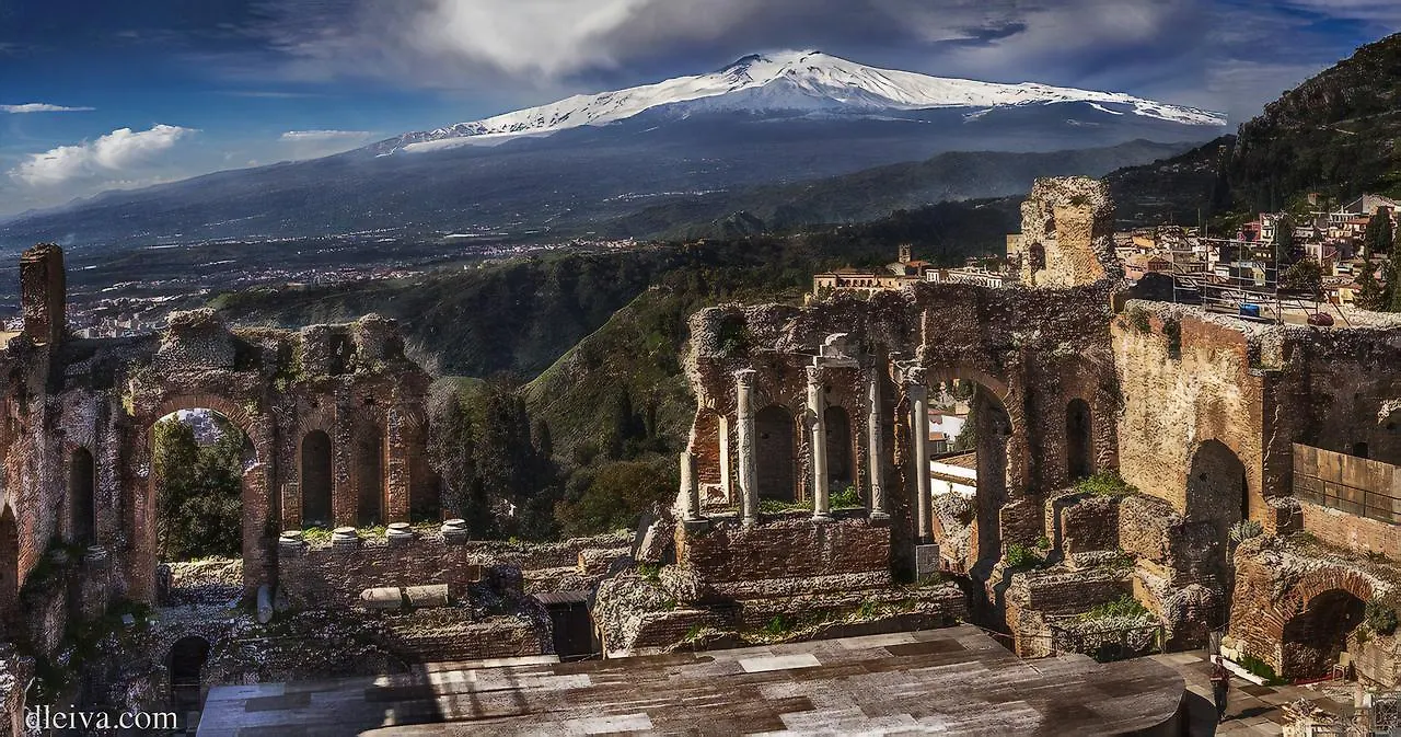 Villa Krater Taormina Italy